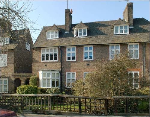 53 Rotherwick Road